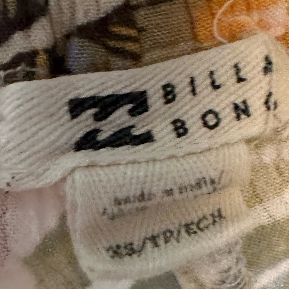 Billabong Multicolor Leaf Pattern Top - Picture 4 of 5